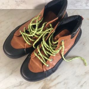 Boys Size 5 Old Navy Boots